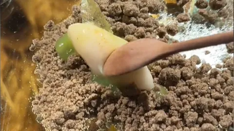 英超焦点：切尔西热切追求罗克，曼联暗中锁定目标，精彩争夺即将上演！